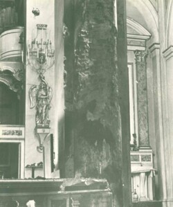 San Miniato, Duomo. Fotografia di Cesare Barzacchi realizzata nei giorni immediatamente seguenti i fatti del Duomo