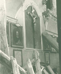 San Miniato, Duomo. Fotografia di Cesare Barzacchi realizzata nei giorni immediatamente seguenti i fatti del Duomo