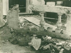 San Miniato, Duomo. Fotografia di Cesare Barzacchi realizzata nei giorni immediatamente seguenti i fatti del Duomo