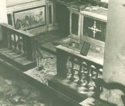San Miniato, Duomo. Fotografia di Cesare Barzacchi realizzata nei giorni immediatamente seguenti i fatti del Duomo